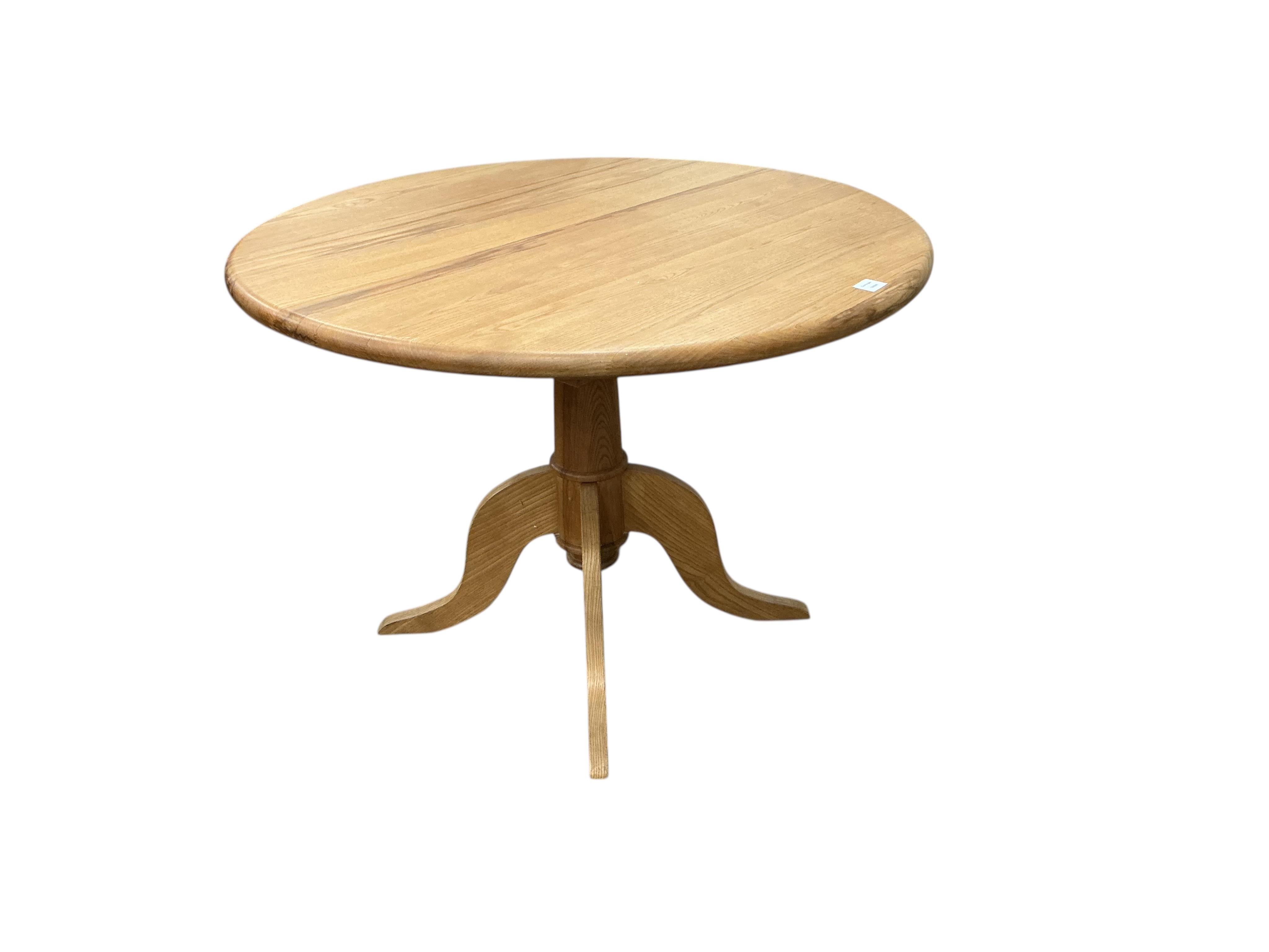 A bespoke elm breakfast table, diameter 104cm, height 76cm